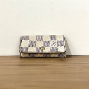 louis vuitton | 4 key holder | damier azur
